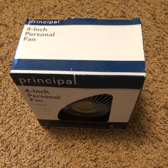 Never opened personal fan in box - Picture 2 of 5